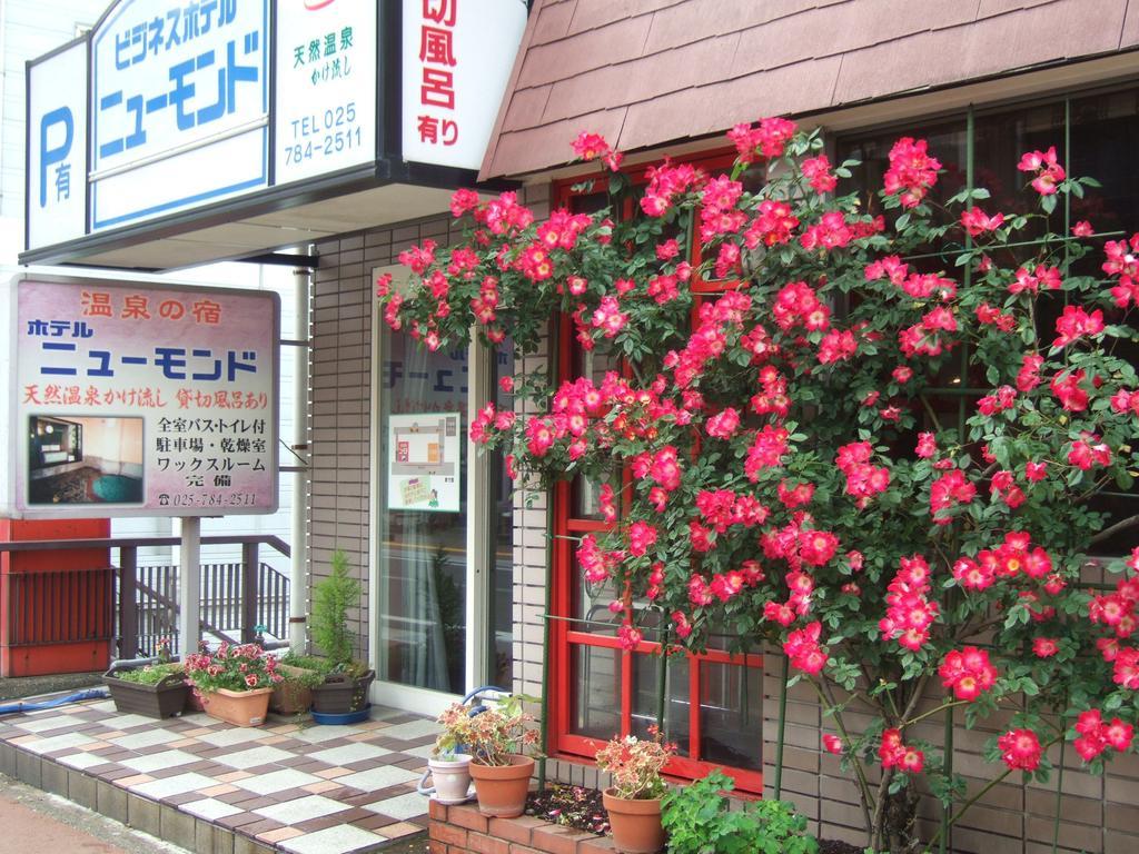 Hotel New Mondo Yuzawa  Exterior foto